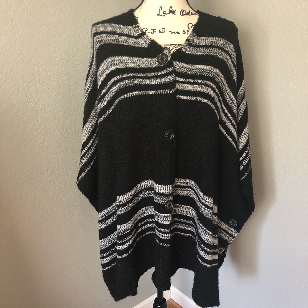 BCBG poncho 🛑